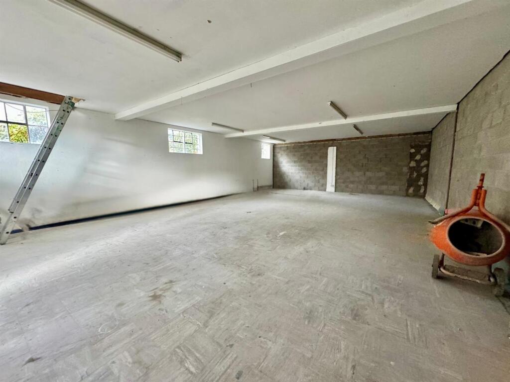 PHOTO-2025-08-09-07-37-33 (5).jpg