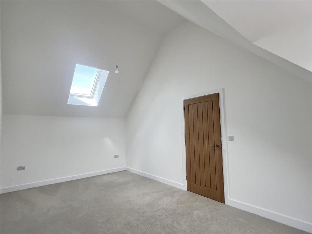 Bedroom/Study/Playroom/Cinema Room