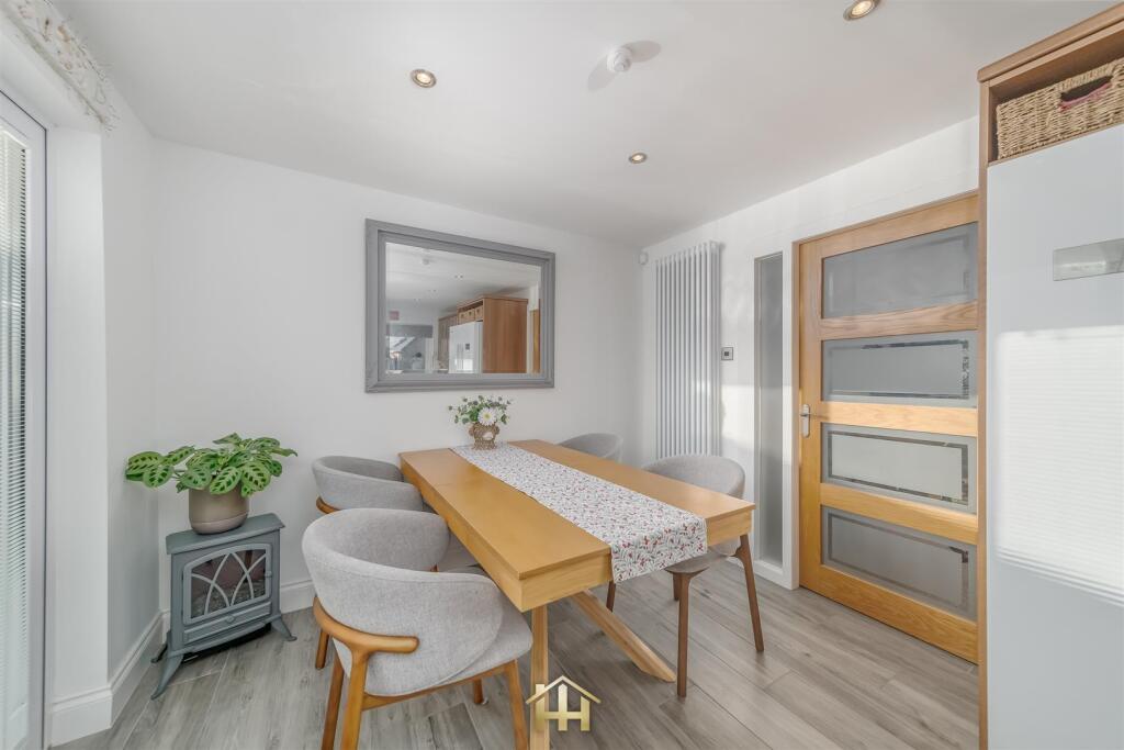 8 KETTINS TERR 191125 EDIT (40 of 46).jpg