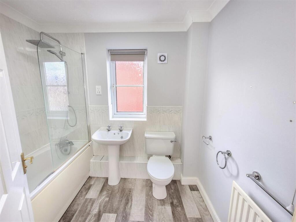 24-12-2025__20-52-52_1_Mayflower___bathroom.tMkNN.