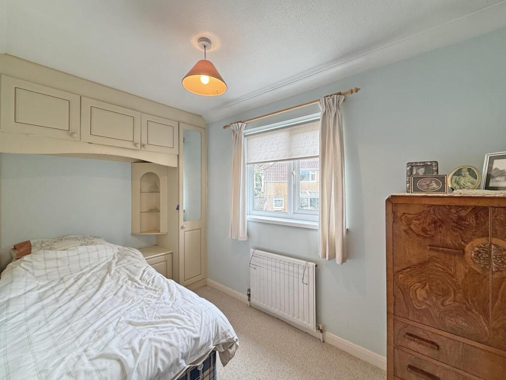 Beaumaris Close 1 - Bed 2.jpg