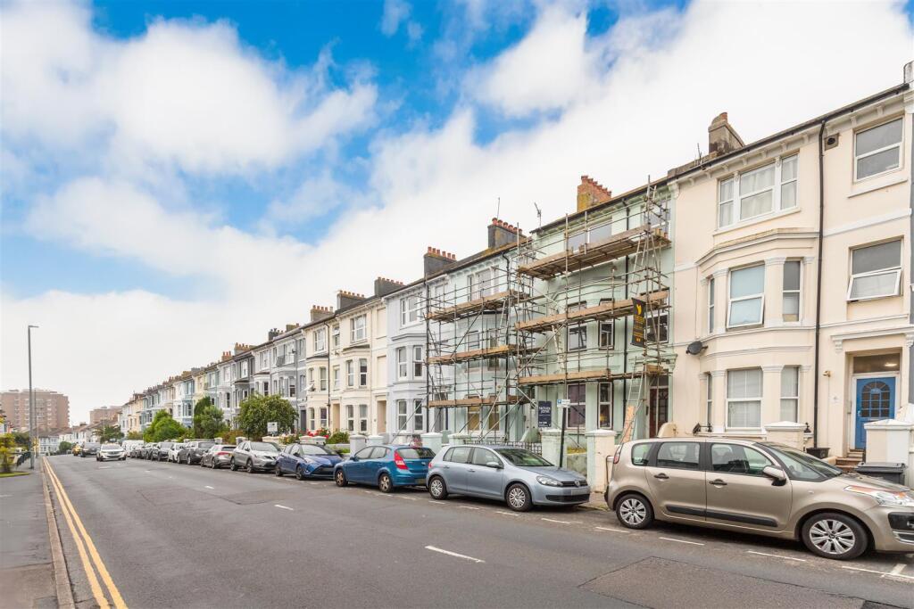 Flat 2, 73 Queens Park Road-20.jpg