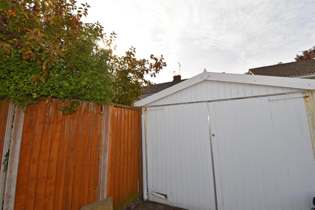 Garage 1.jpg