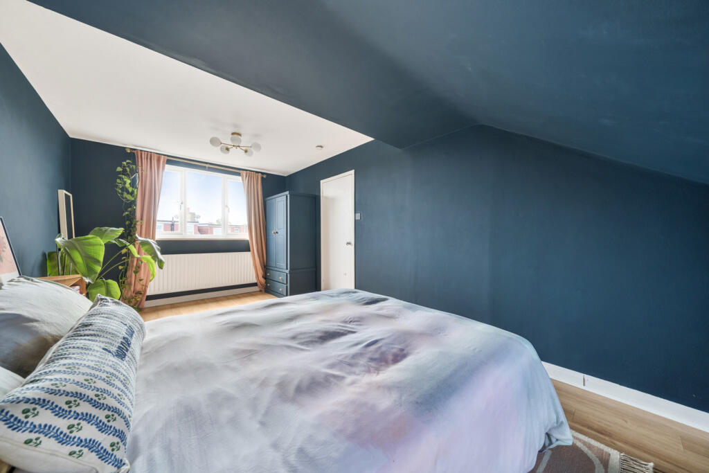 1317755-12-6863c0...