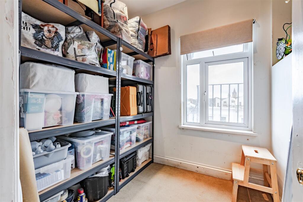 Store/Study