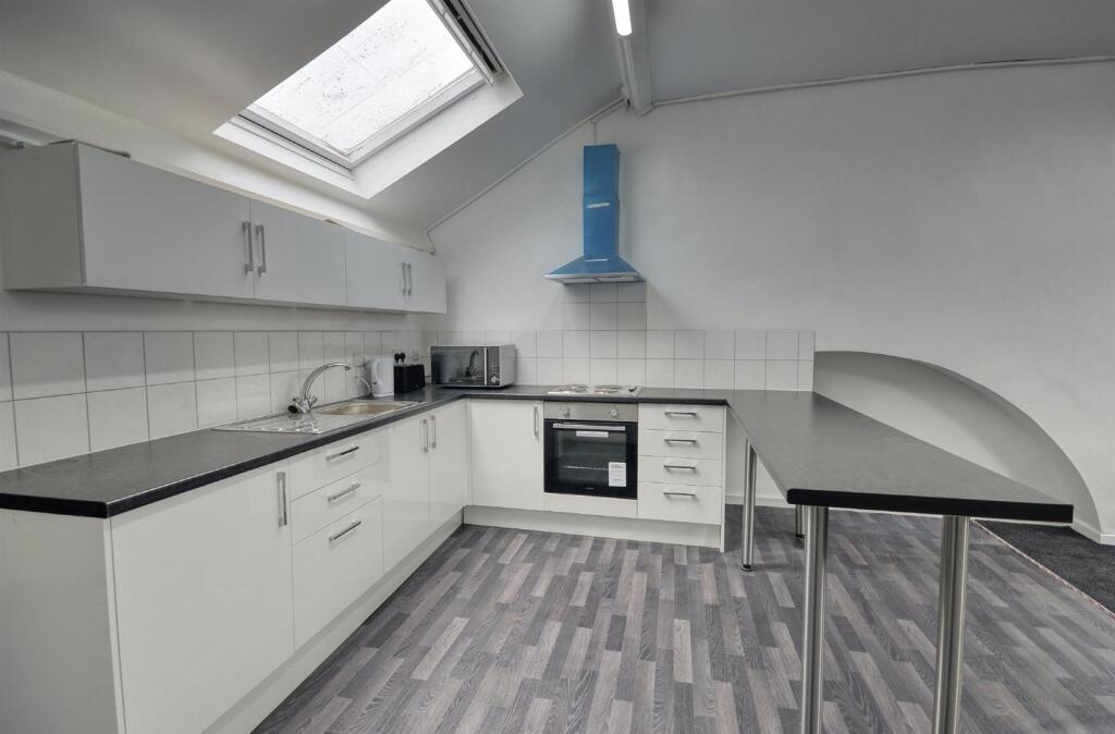 Kitchen Dining Area