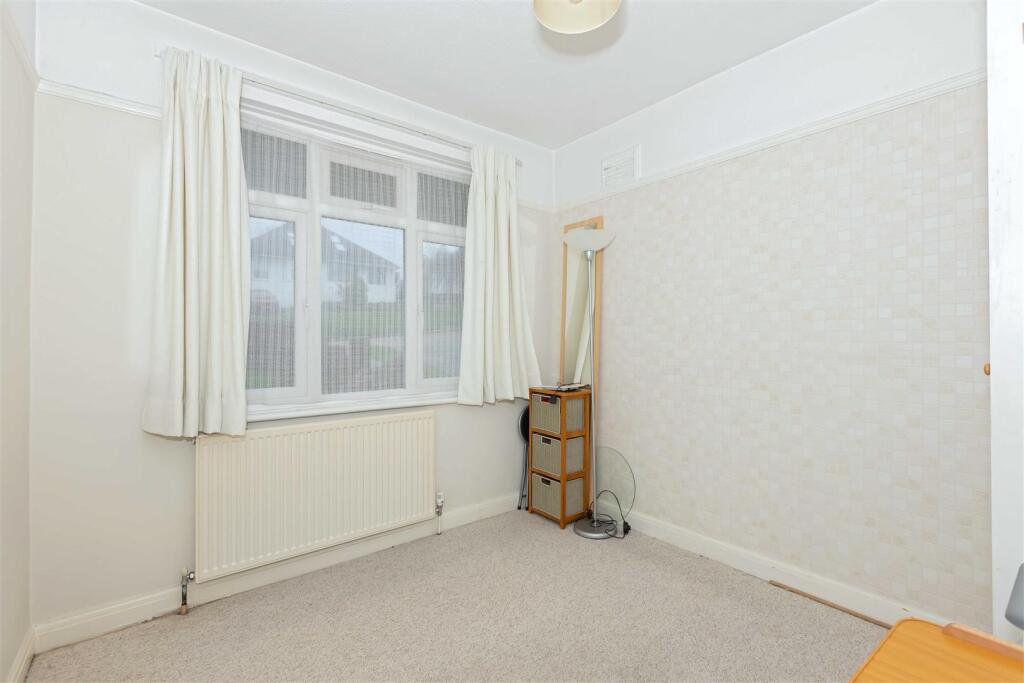 Westfield Close_3.jpg