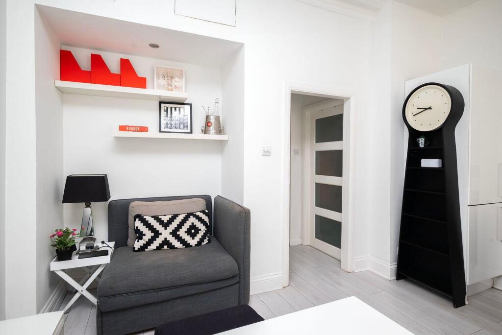 Reception room 4.jpeg