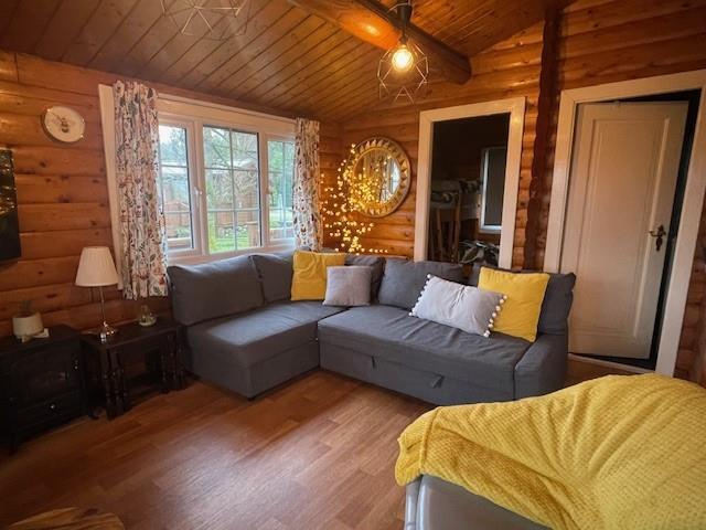 Living area.jpg