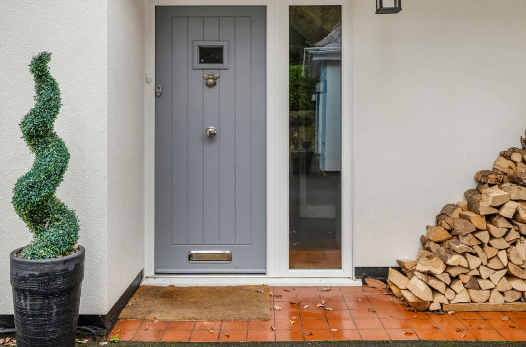 1385280-2-69283a5...