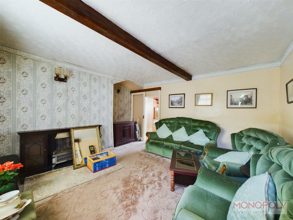 CAM01979G0-PR0313-STILL006.jpg