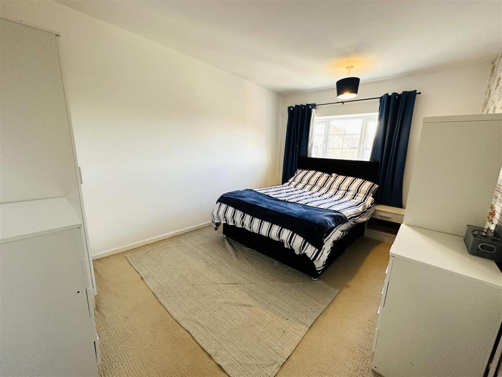 bedroom 2 .jpg