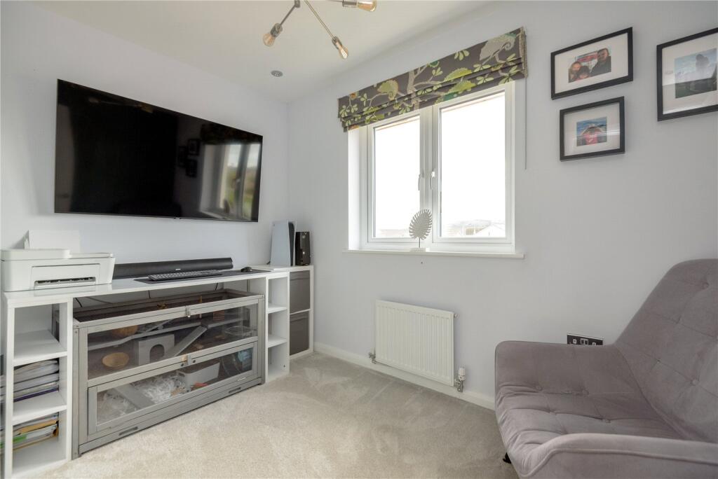 Brand Court 33