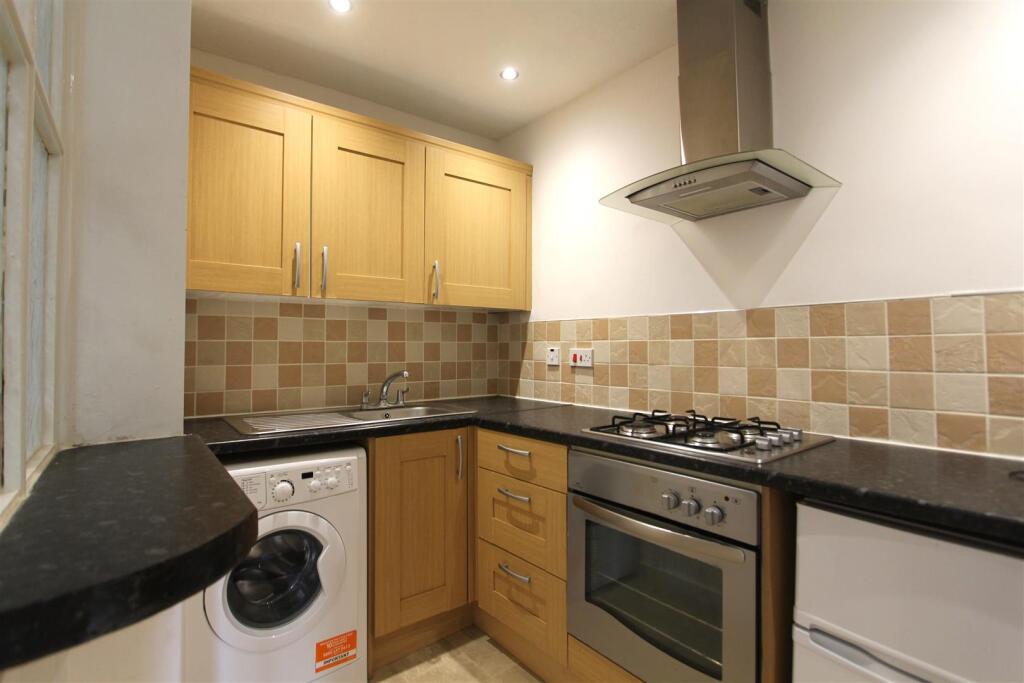 Kitchen 1.jpg