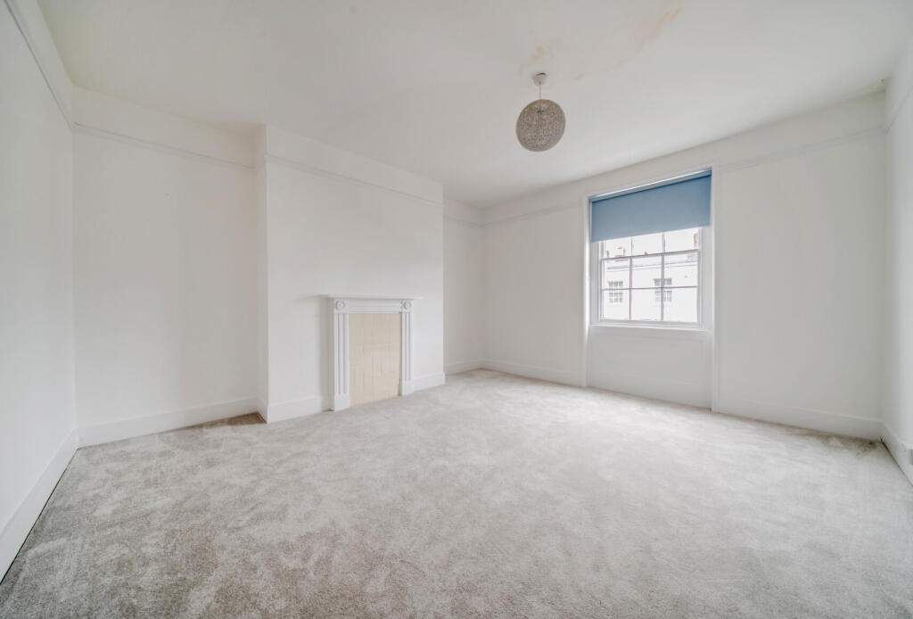 1371900-5-68fa0c2...