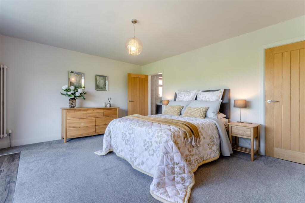 8645460-interior48.jpg