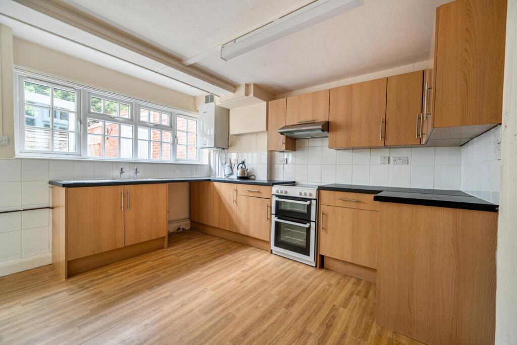 1329335-16-688746...