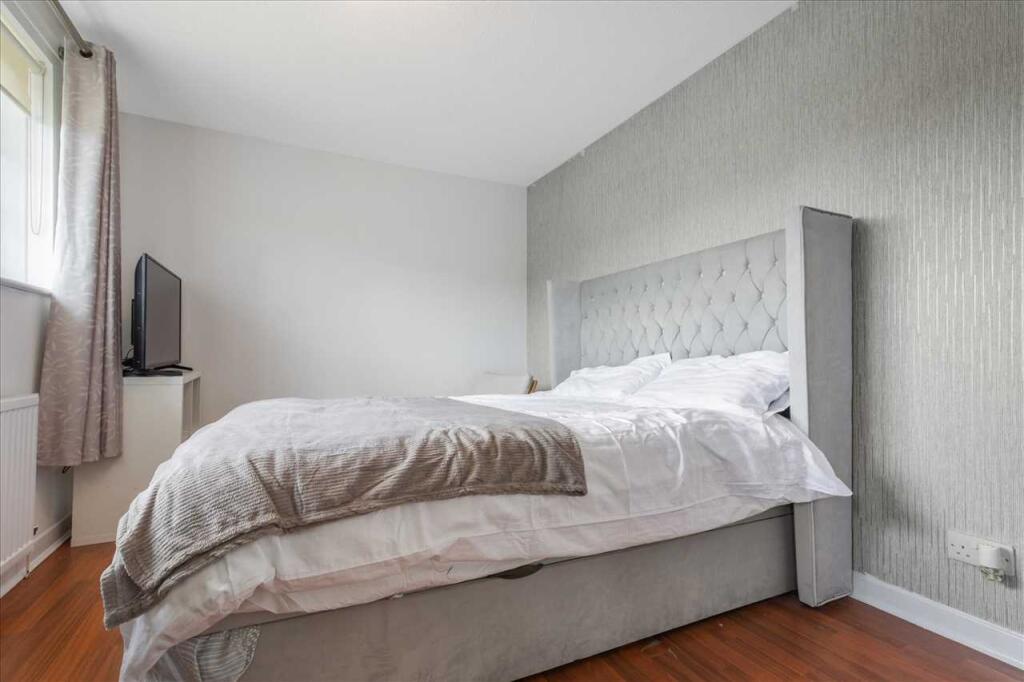 Bedroom Two (2)
