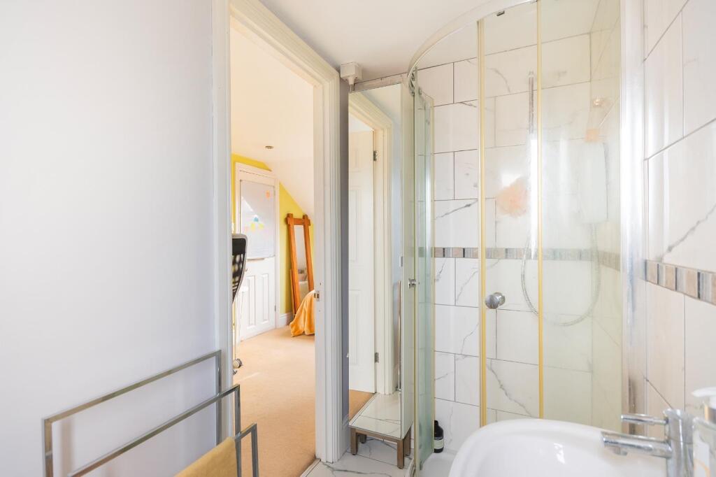 1W1R3RD - Ensuite A.jpg