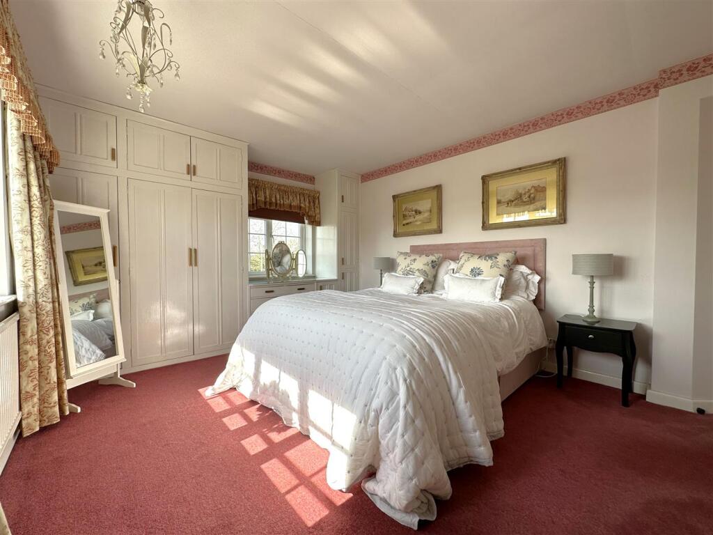 Dual-Aspect Bedroom Three 580