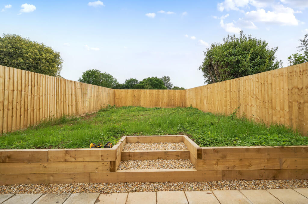 Large Sunny Garden