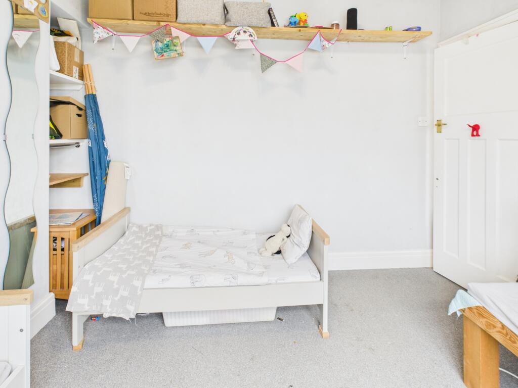 CAM04233G0-PR0035-STILL006