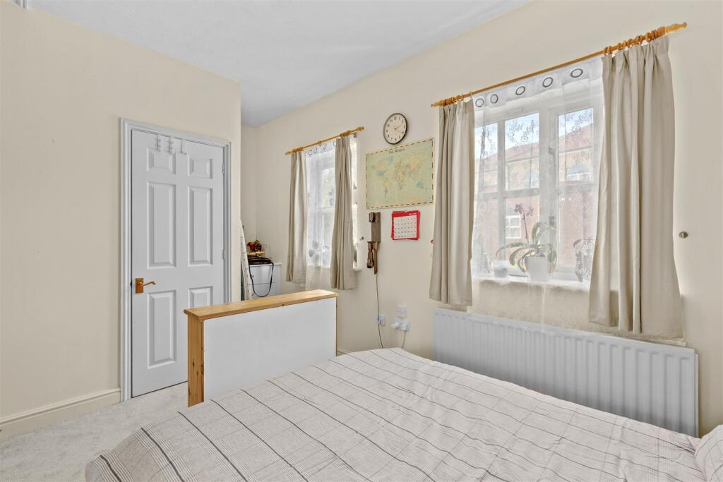 142b Totteridge Road, HP13 6HZ-2.jpg