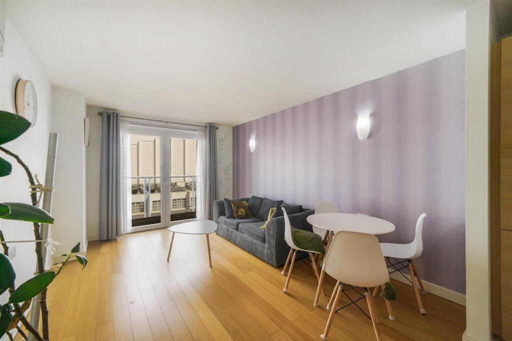 Flat 166, Forum House - mA7gypTstTyIozvHHhSy.jpg