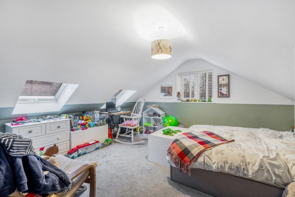 Flat 6 9 Cross O'Cliff Hill-21