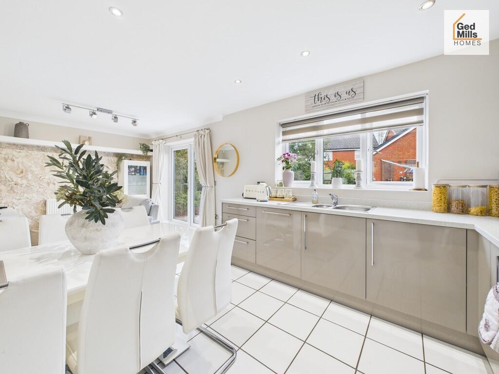 CAM04261G0-PR0116...