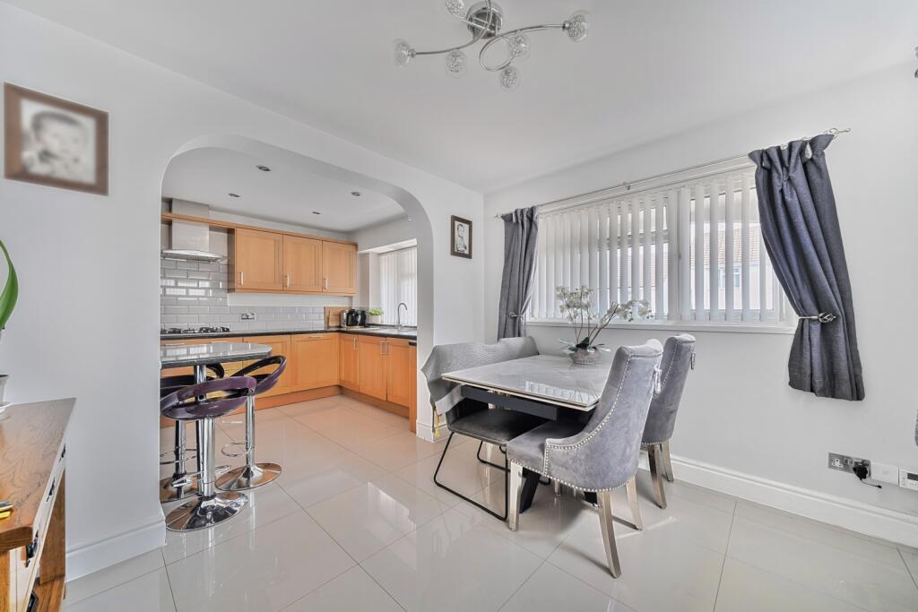 1330498-10-68820cd22648c