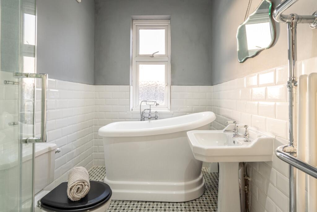 Glasllwch Crescent-12