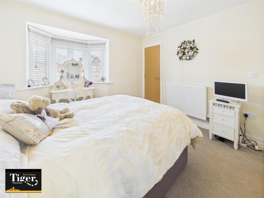 CAM02176G0-PR0589...