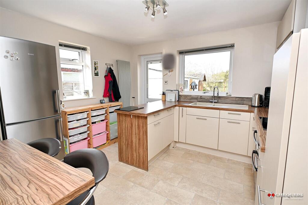 Kitchen/ Breakfast room