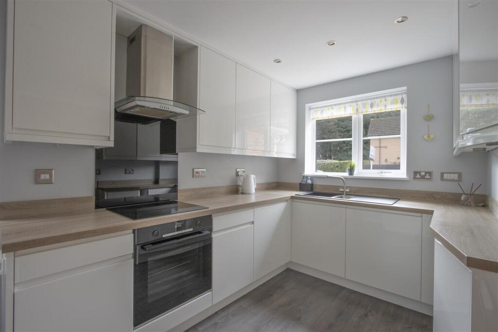 Kitchen 1.jpg