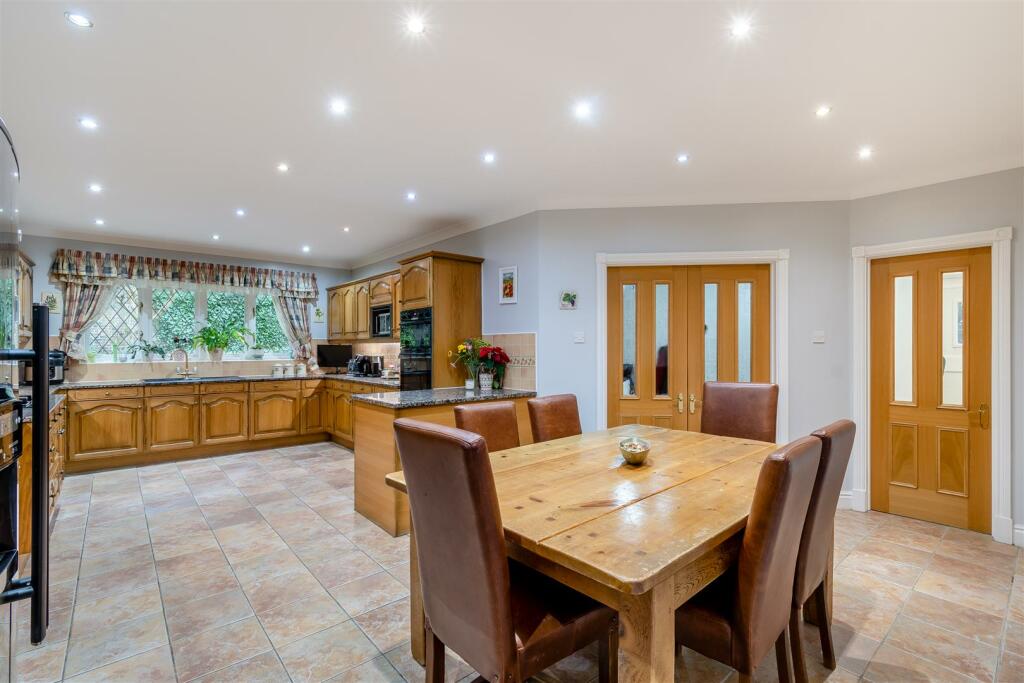 8631941-interior20.jpg