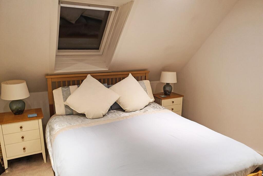 Askival Bedroom 1