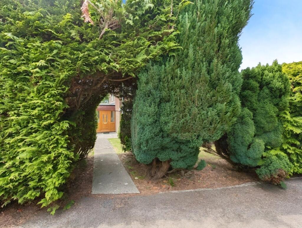 17d607fd-secret 20entrance.jpg