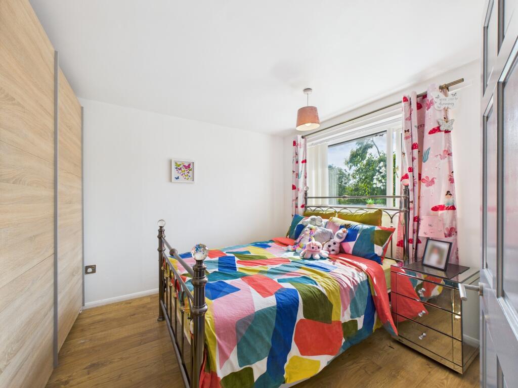 CAM04825G0-PR0111-STILL009