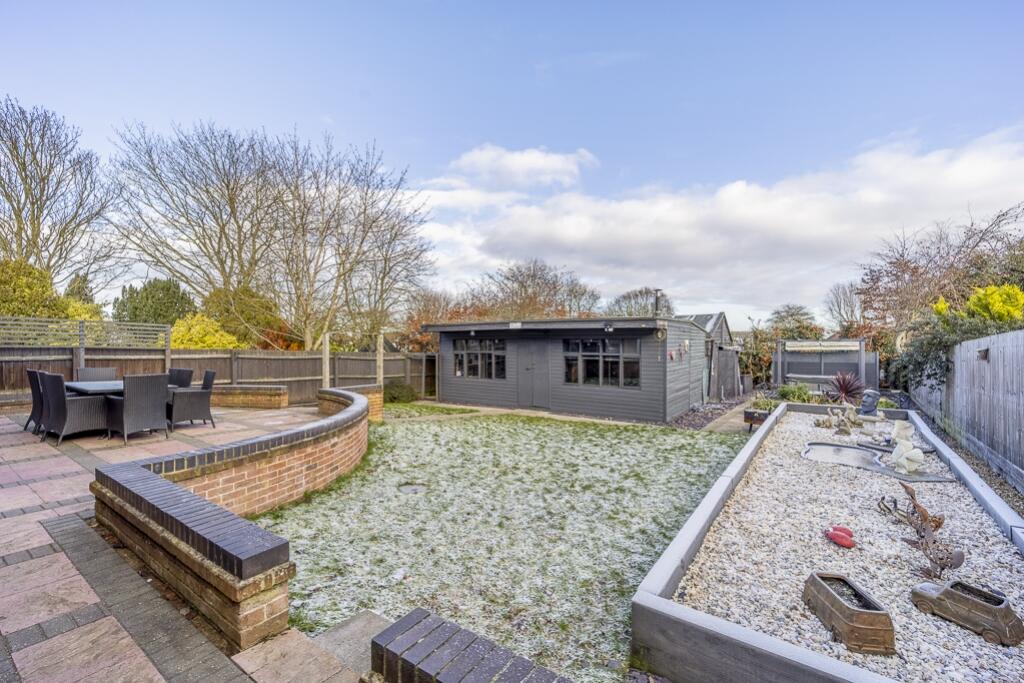 7 Hawthorn Road (North Greetwell)-12