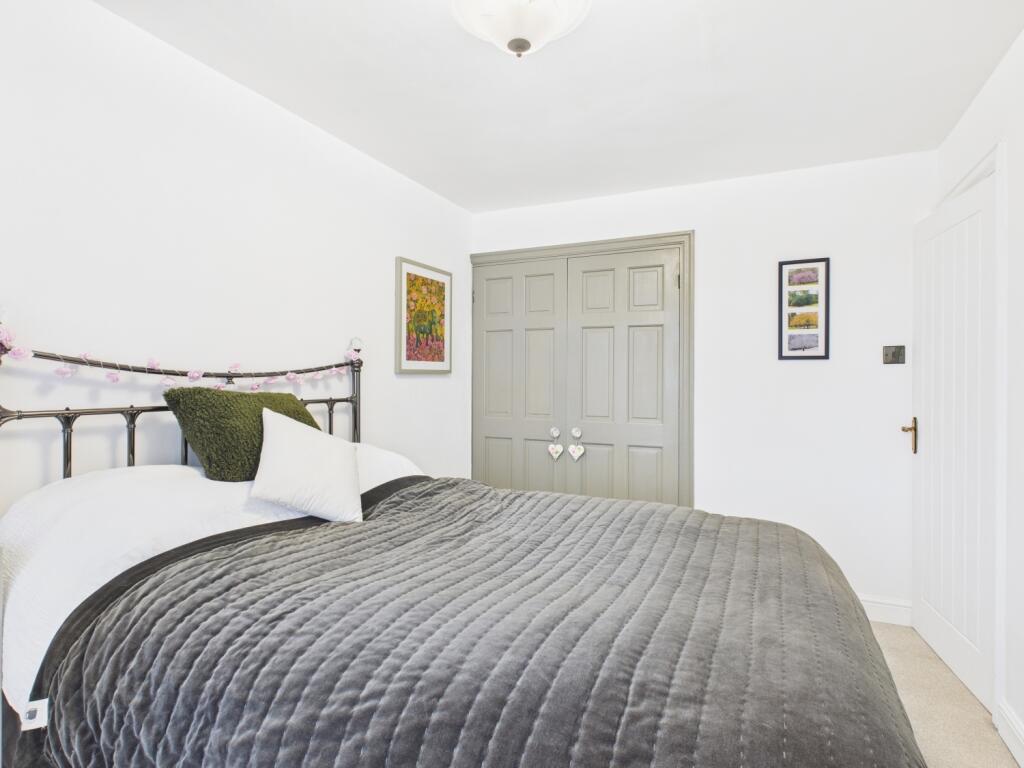 CAM03729G0-PR0197-STILL005