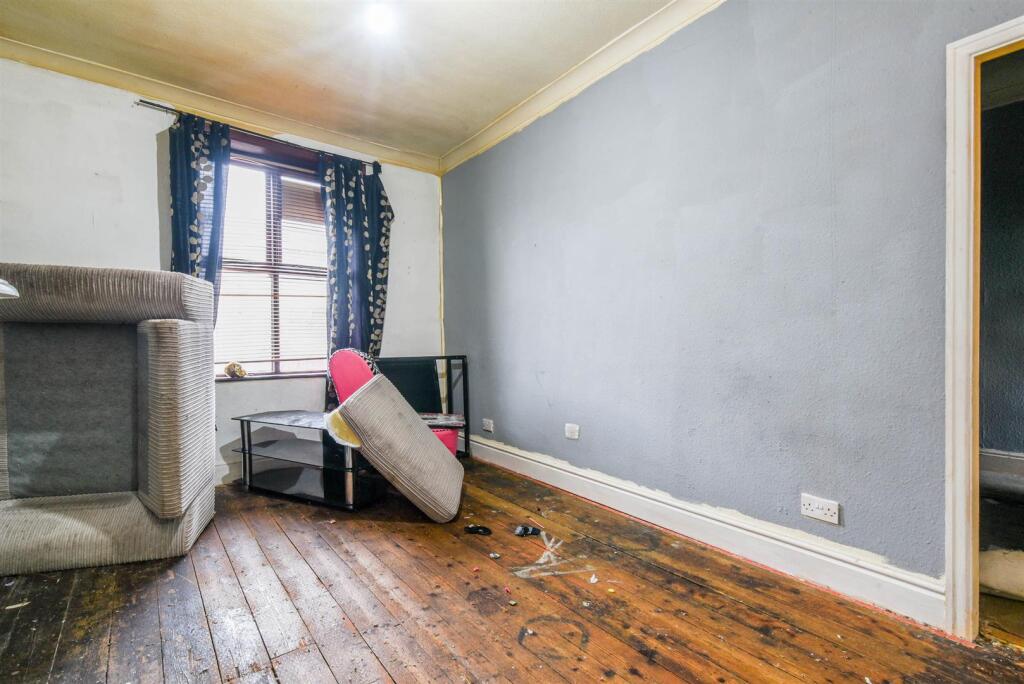 First Floor - Lounge