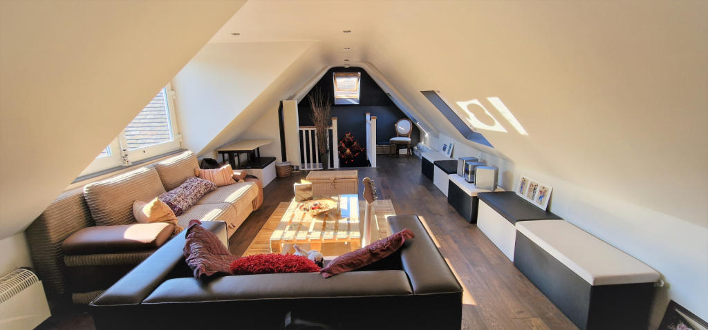 LOFT ROOM