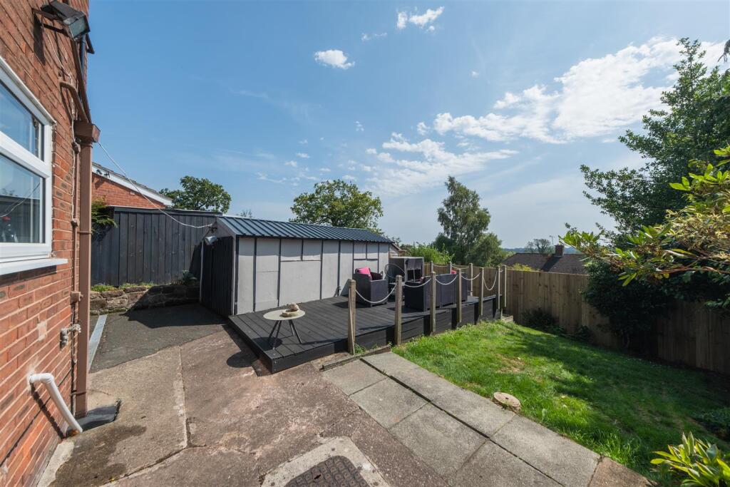 28 Oathills Drive-2-003.JPG