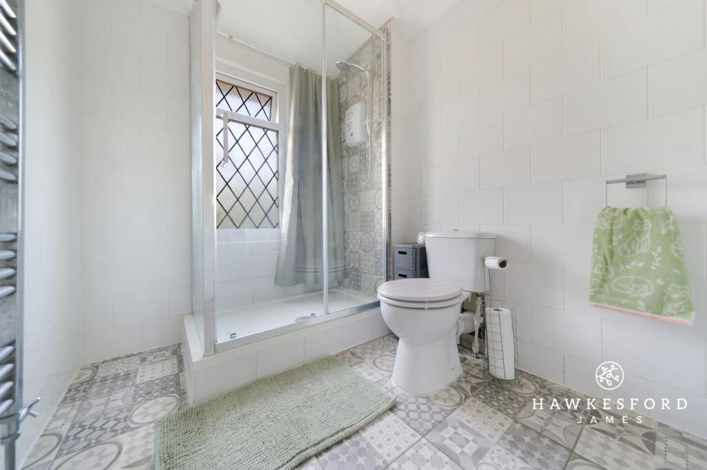Ruins Barn Road, Sittingbourne - Shower room