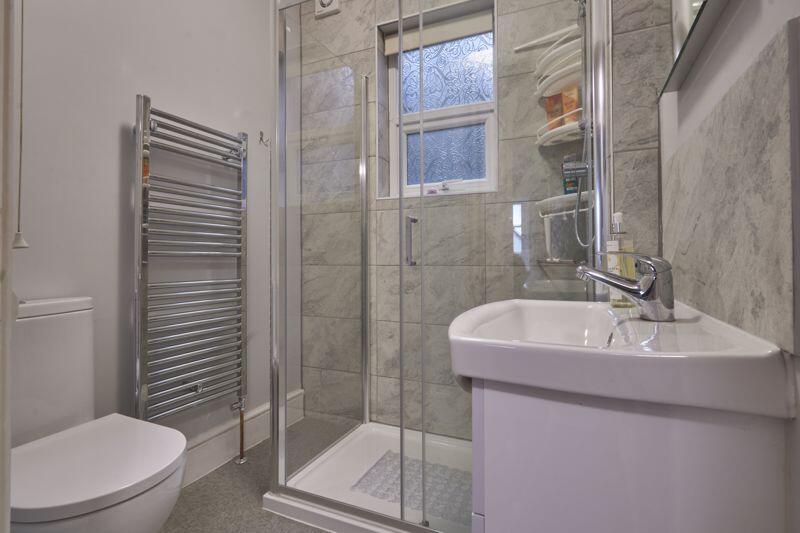 Annexe Shower Room