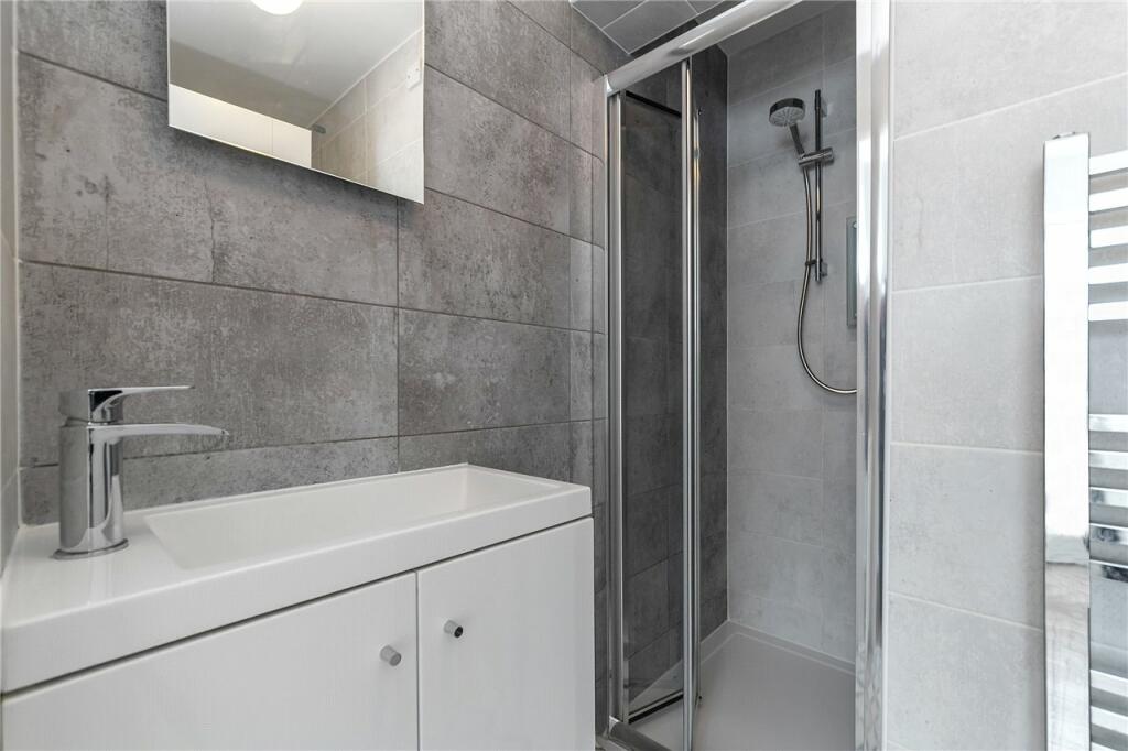 Shower/Room