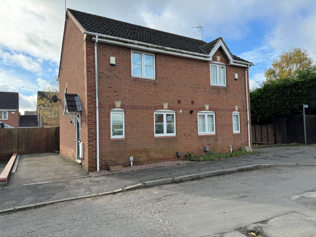 2 bedroom Semi Detached for rent