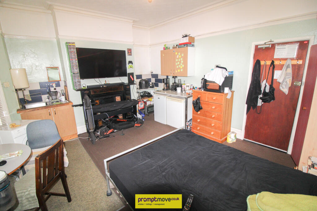 Rothesay Road Luton LU1 1QZ