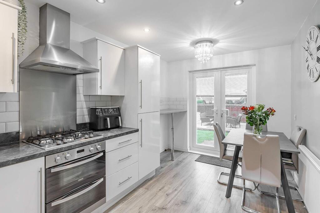 Kitchen/Dining Area